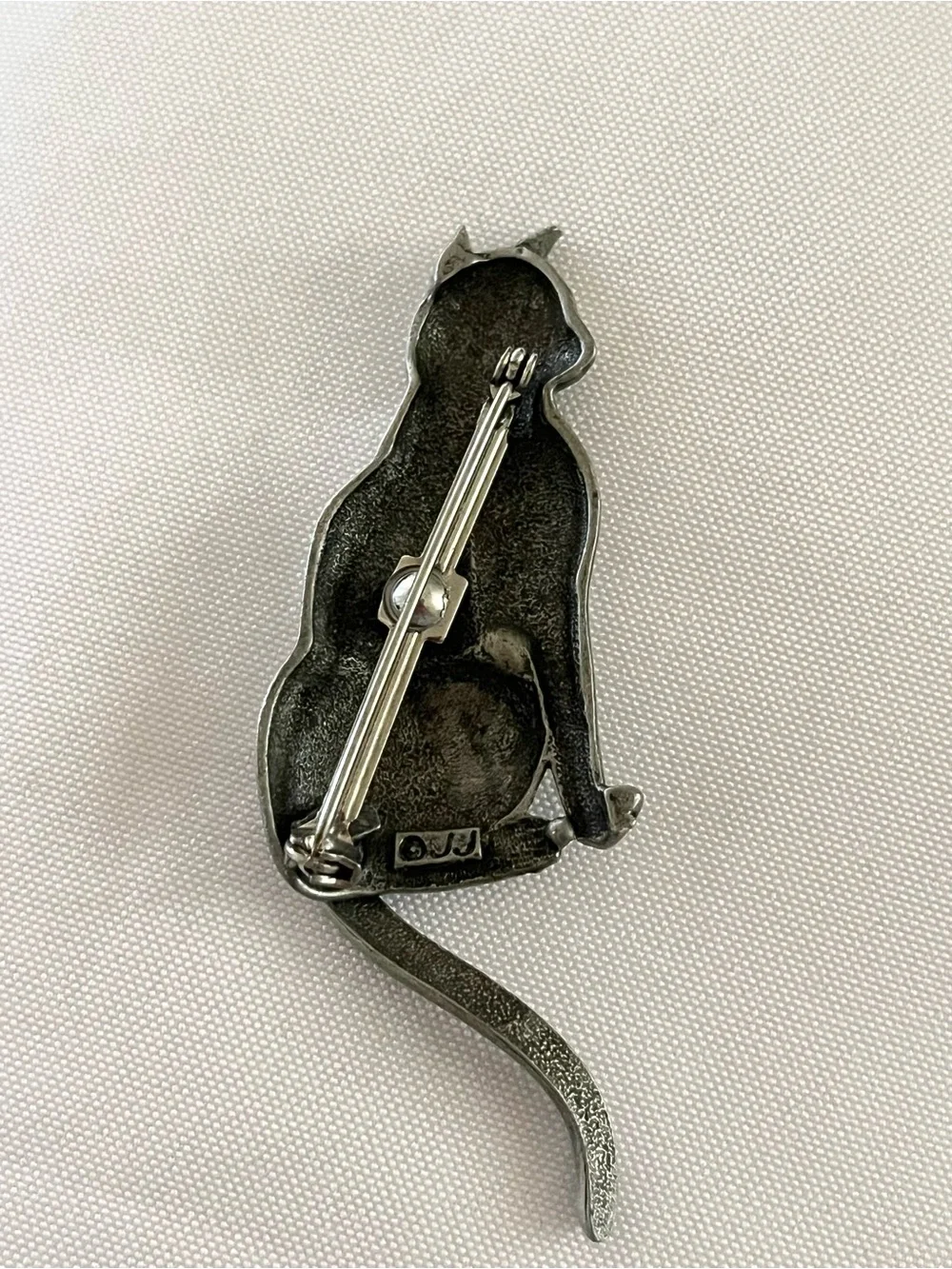Vintage JJ Jonette Pewter Toned cat Brooch with Movable Tail